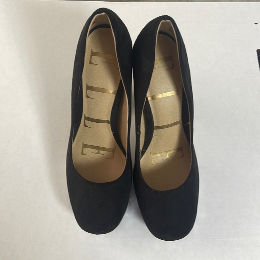 Elle pumps